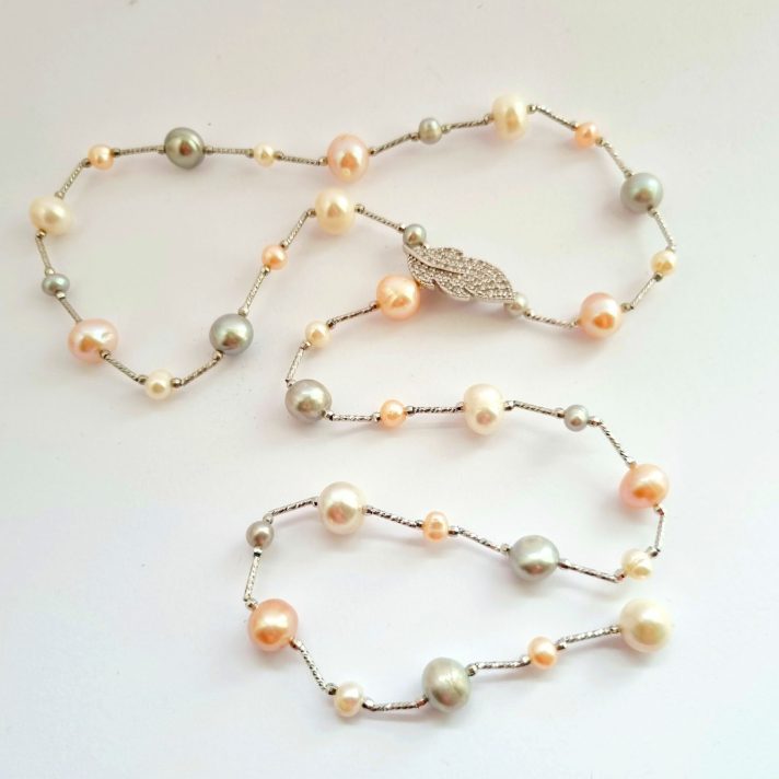 Mixed Pearl Leaf Necklace